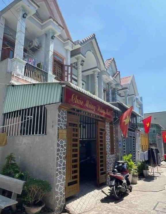 Gần hội trường Đông Hoà, Đông Hoà 4.jpg